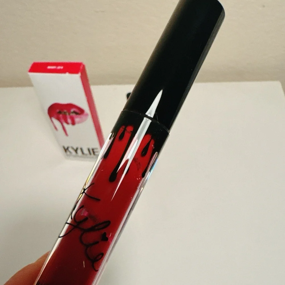 Kylie Cosmetics Lip Kit Mary Jo K Matte Liquid Lipstick & Lip Liner Set - Picture 3 of 8